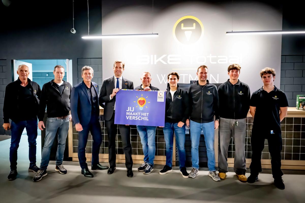 Bezoek demissionair minister Karremans en voorzitter van MKB Nederland Vonhof aan Arthur Wijtman