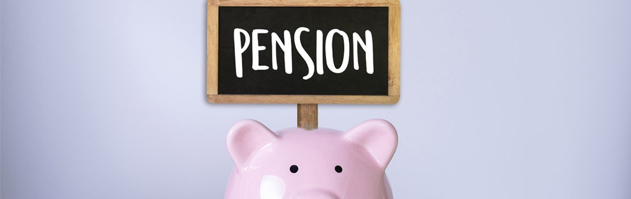 Pensioen spaarvarken met bord