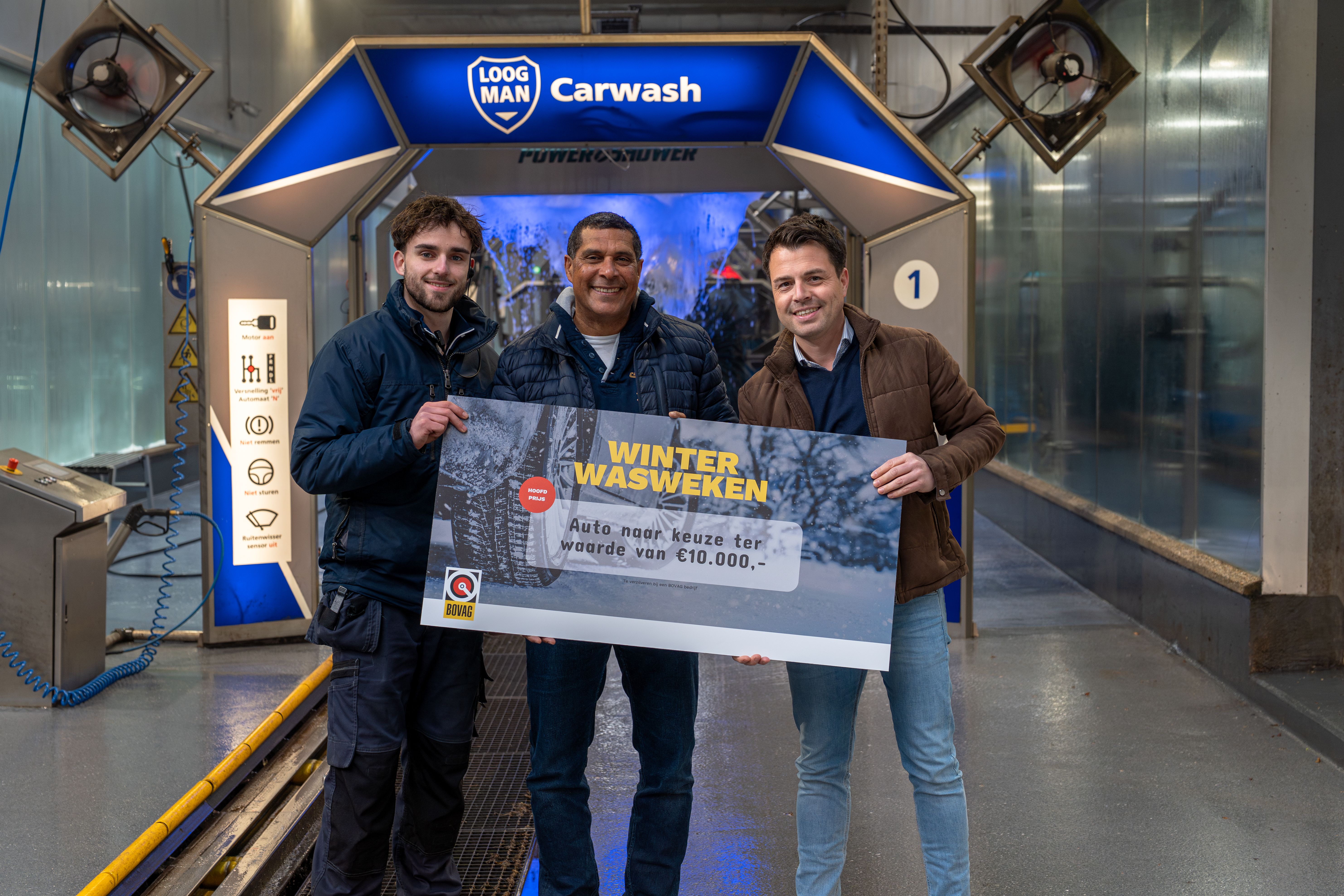 Overhandiging cheque winnaar BOVAG WinterWasWeken 2025