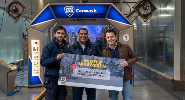 Overhandiging cheque winnaar BOVAG WinterWasWeken 2025