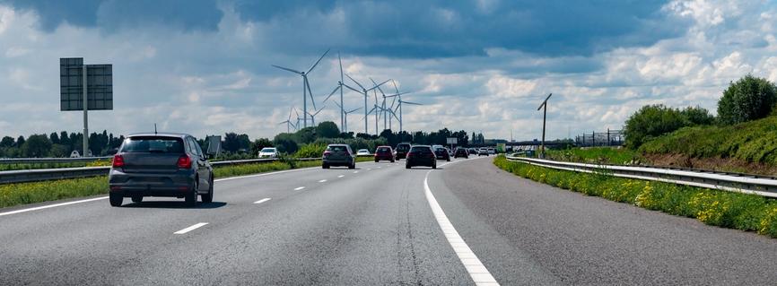 Snelweg auto's Nederland windmolens BOVAG