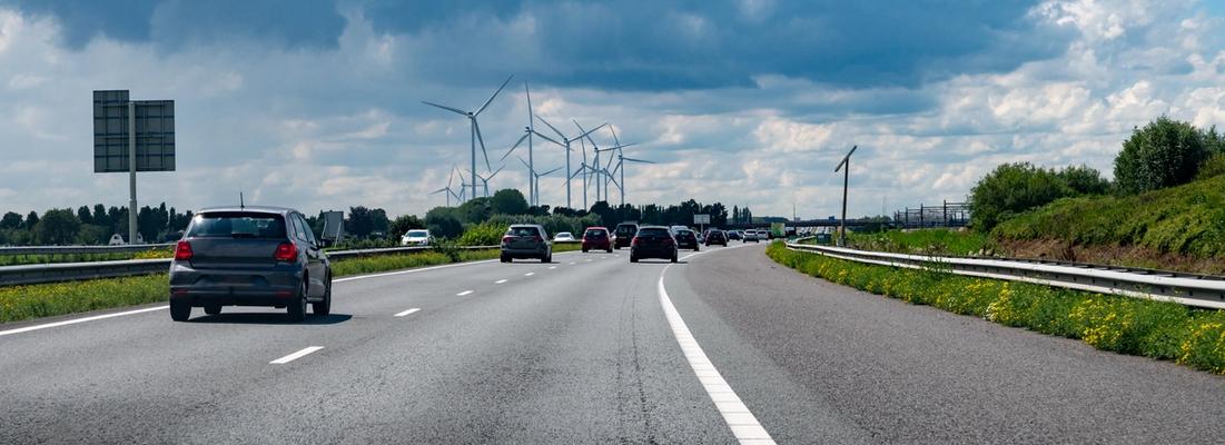 Snelweg auto's Nederland windmolens BOVAG