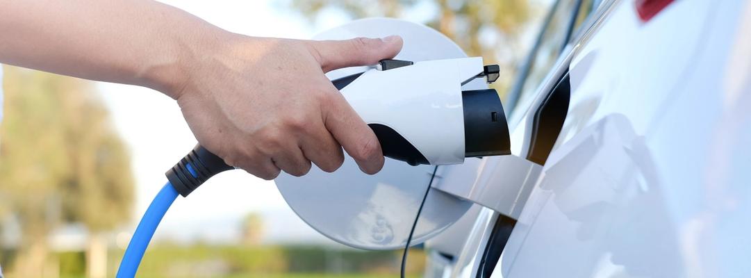 Elektrische auto EV laden BOVAG