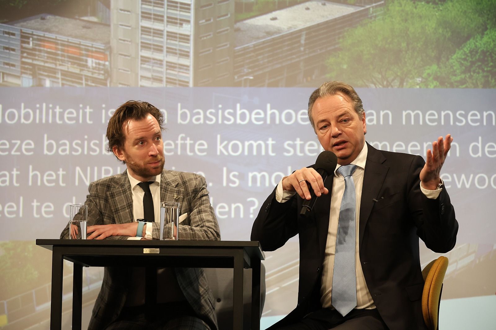 Minister Madlener aan het woord