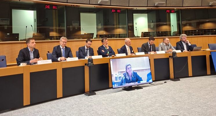 Rondetafelgesprek over tweedehandsmarkt EV's