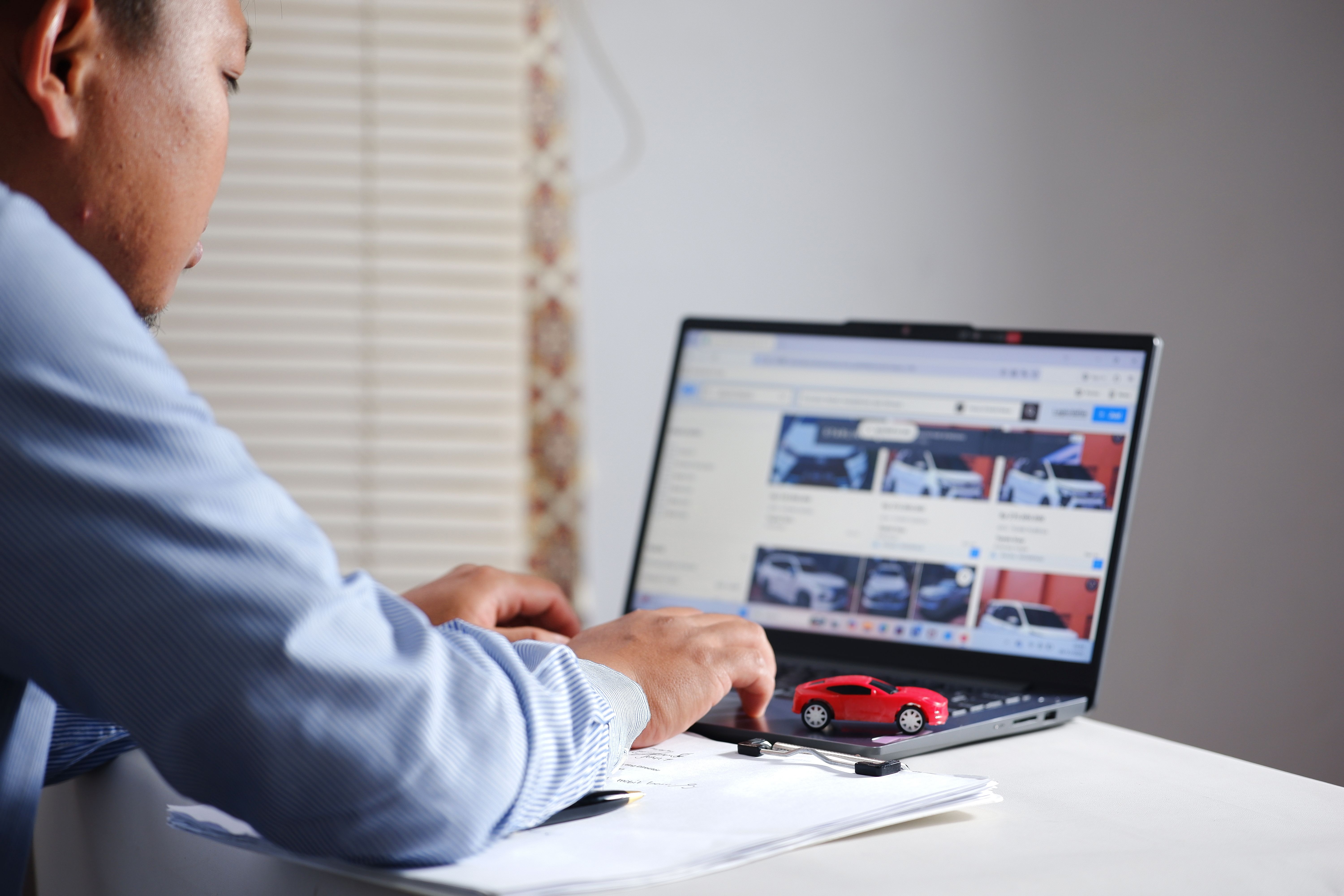 laptop, auto zoeken