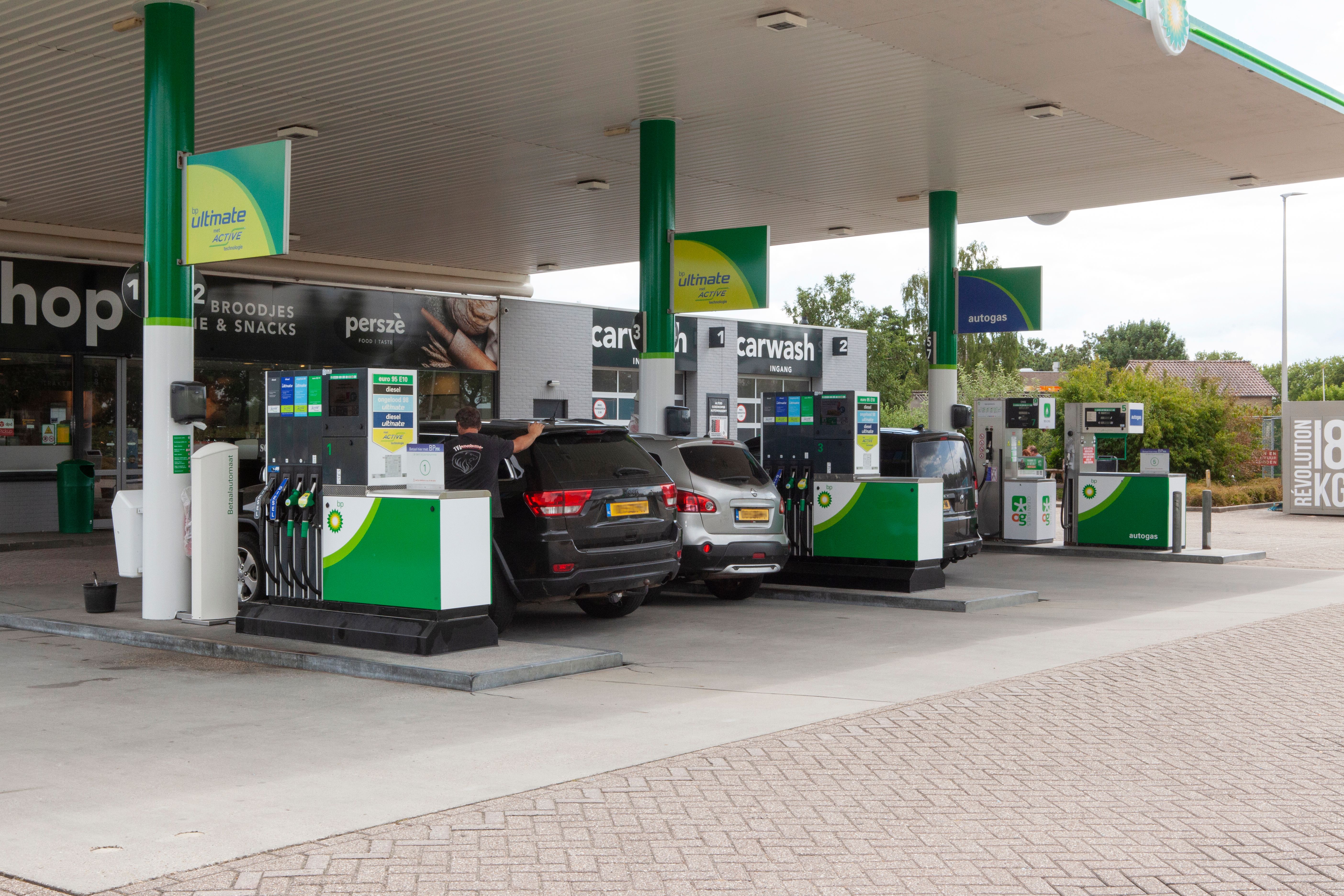 Tankstation met wasstraat