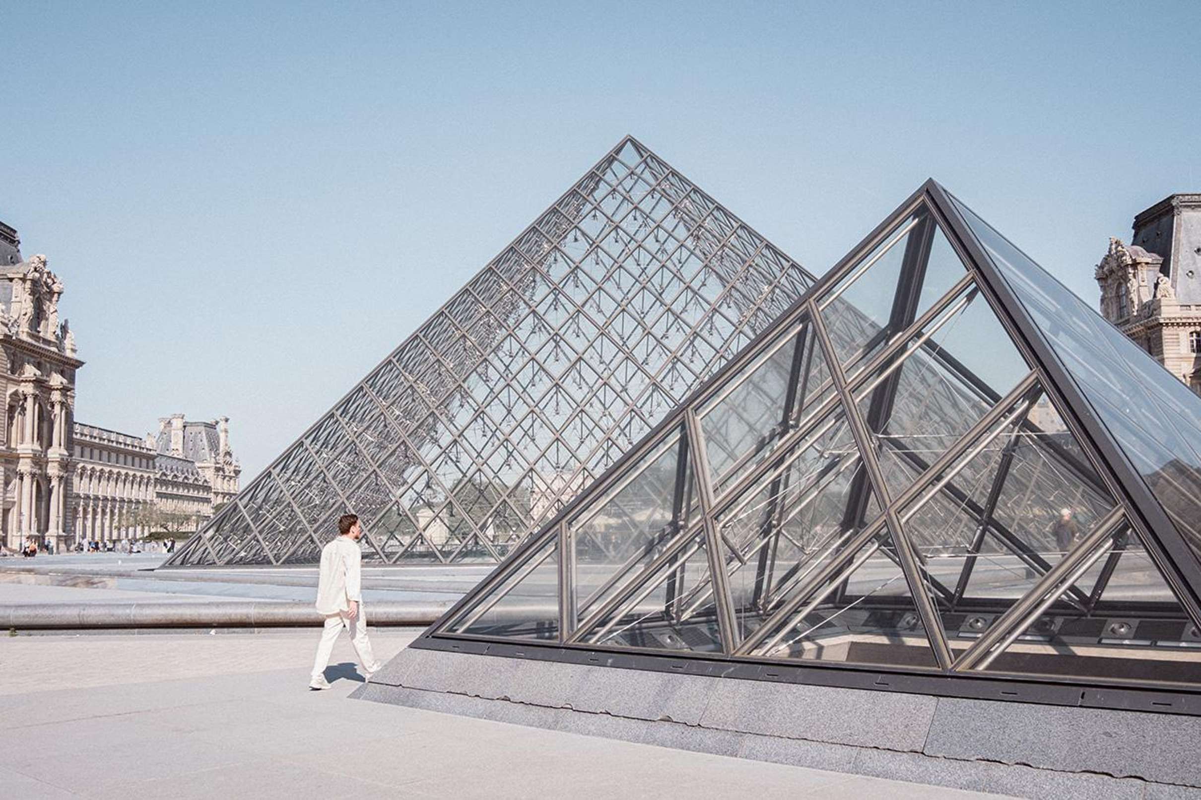Small-Group Louvre Tour: 6-Person Max with Licensed Guide, Paris — photo 3