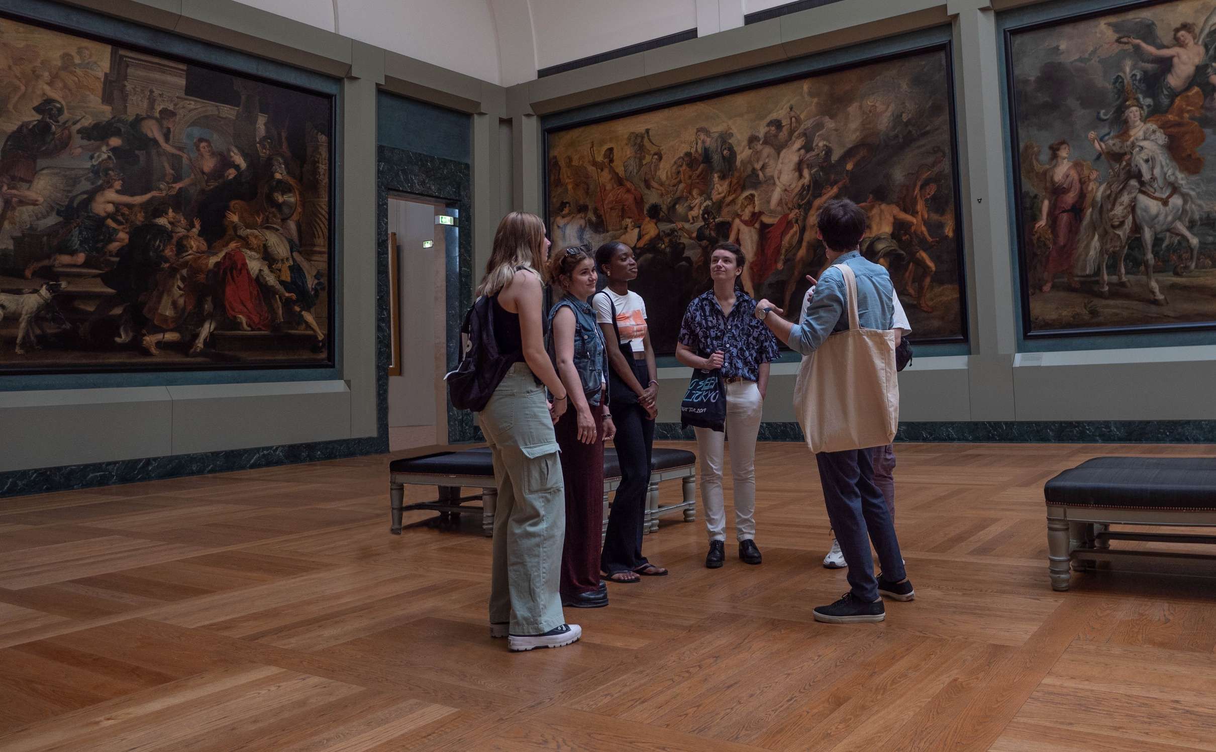 Louvre Highlights Guide: Mona Lisa & Medieval Foundations, Paris — photo 2