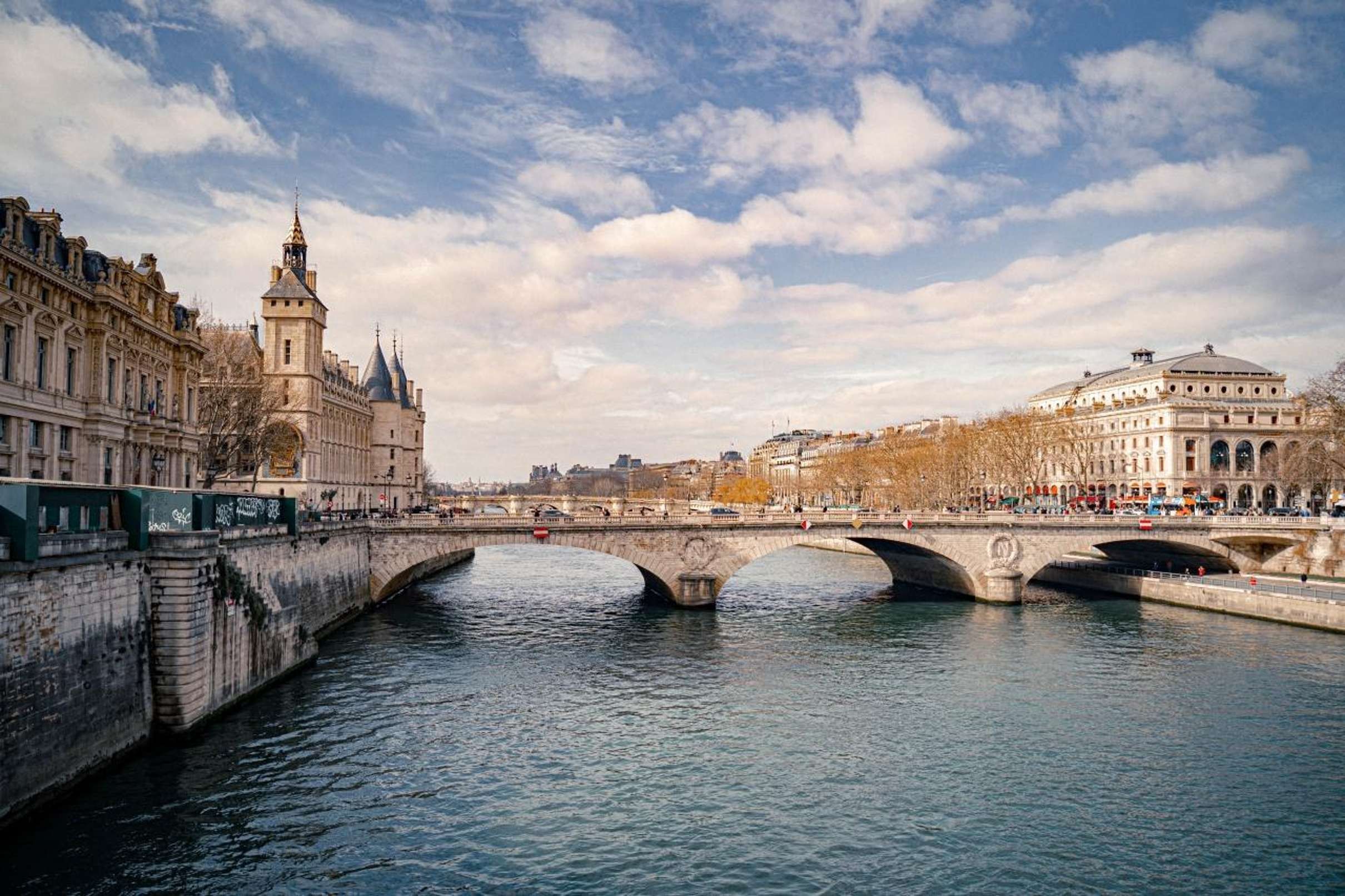 Louvre Hosted Entry & Seine Cruise: Audio Guide Combo, Paris — photo 1