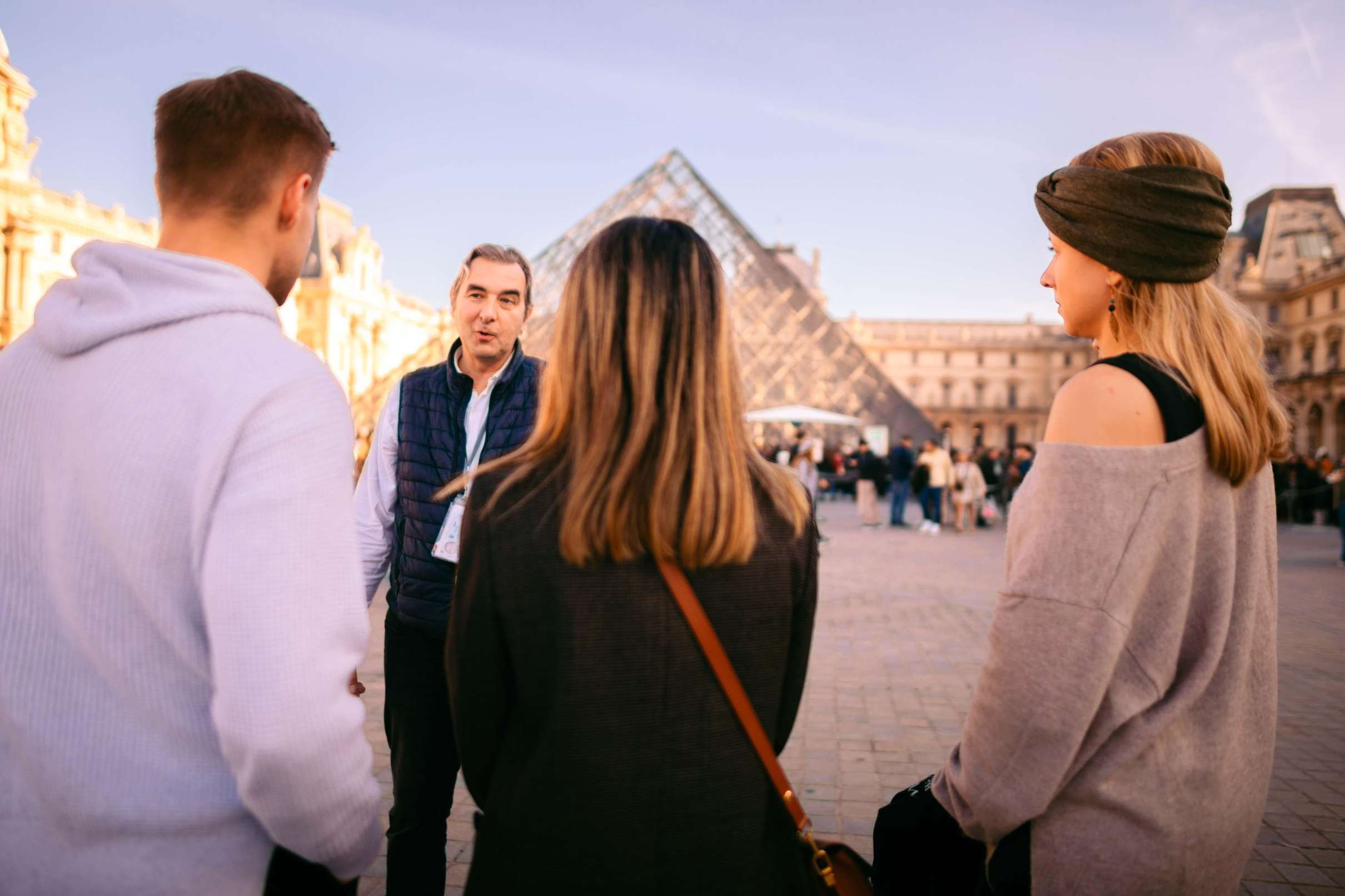 Early Access Louvre Guide: Private Mona Lisa First Entry, Paris — photo 2