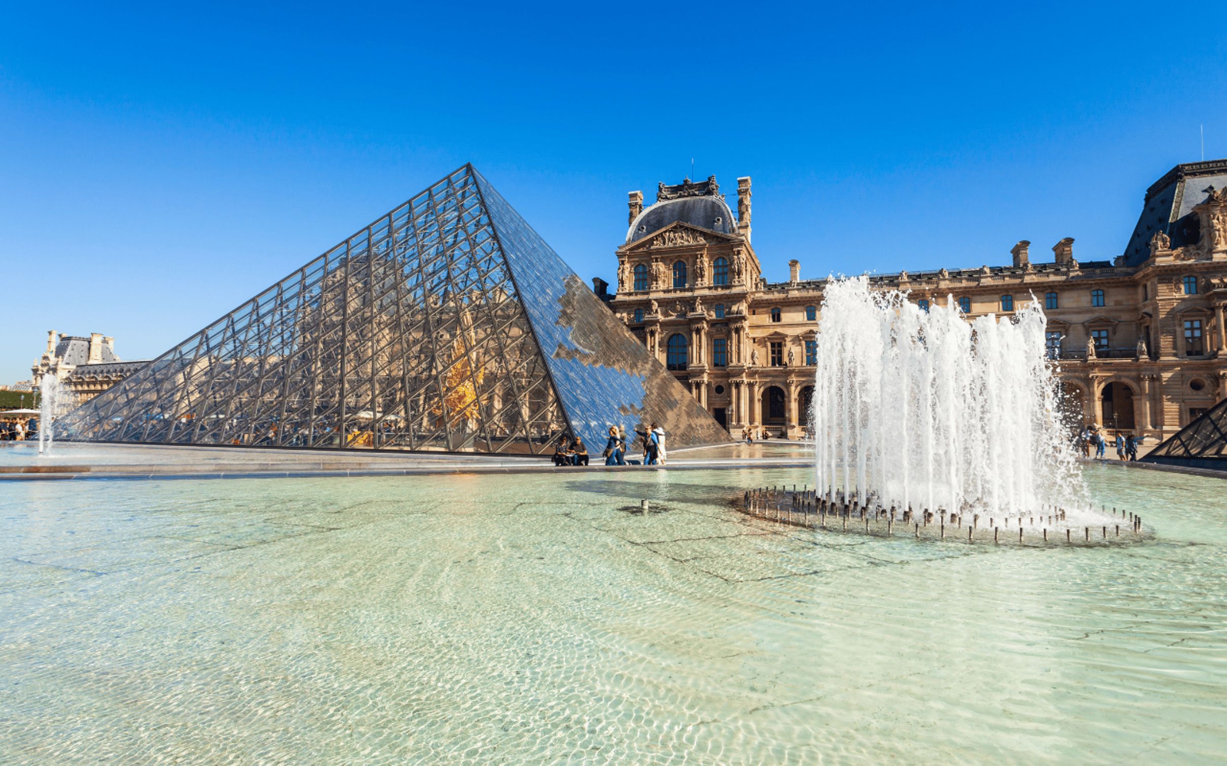 Louvre Exterior Walking Tour with Skip-the-Line Entry, Paris — photo 2
