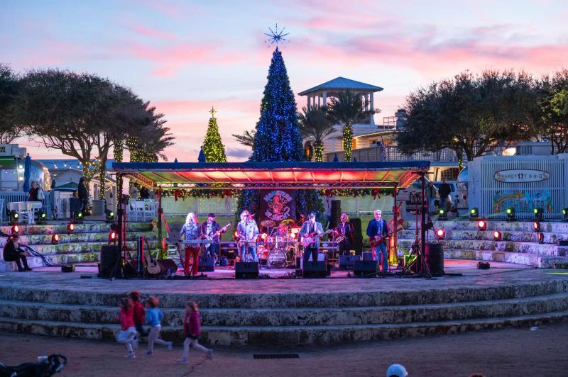 Seaside Amphitheater filled with crowds for New Year’s Eve on 30A