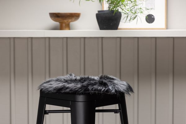 Katy Sittdyna Svart — alternativ vy