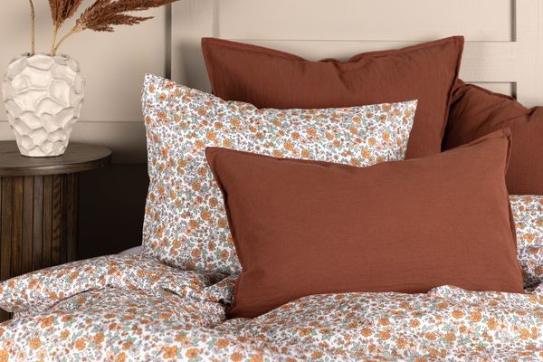 Ronja Kuddfodral Rostad — alternativ vy