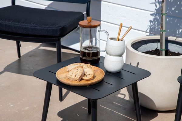 Lina Sidobord Svart — Hemvaruhuset