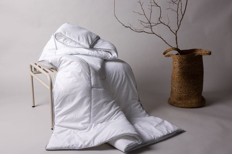 Alice Täcken - Alternate view