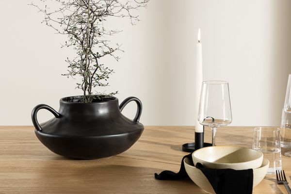 Holda Kruka Svart — alternativ vy