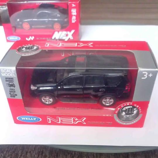 Welly nex Toyota land cruiser prado die cast R200