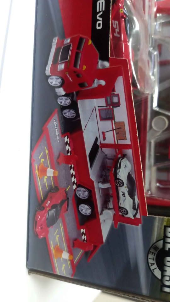 Maisto Ferrari truck Set view 3