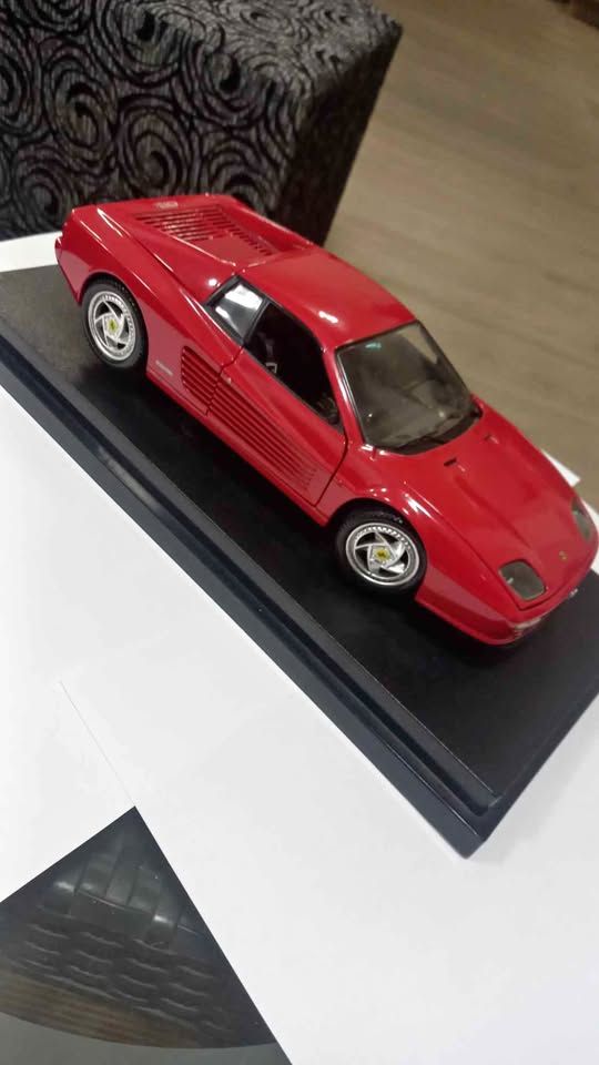 Ferrari F512M Testarossa scale 1:18