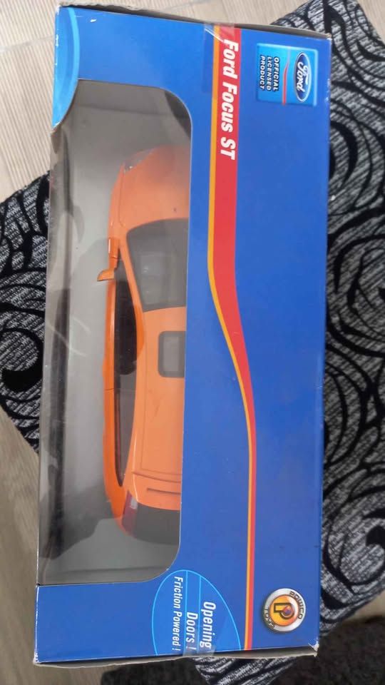 FORD FOCUS ST - 1:18 - Very RARE Officially Licensed by Ford view 3