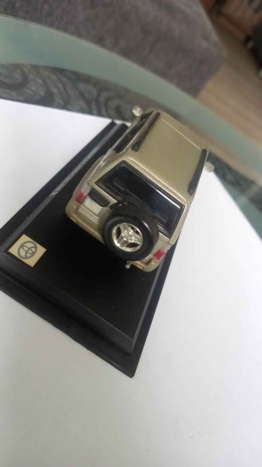 Land cruiser view 3