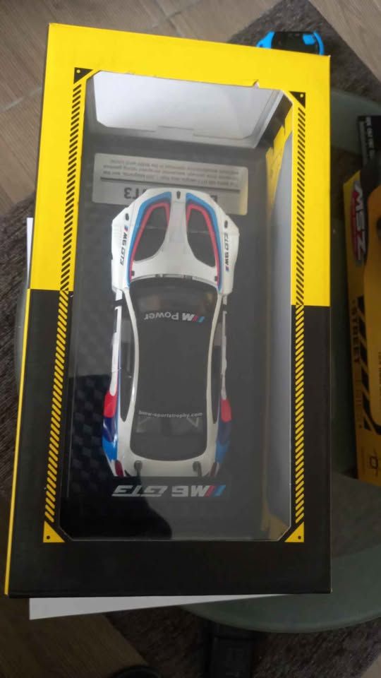 BMW 1:24 M6 GT3 view 3