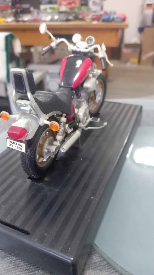 1:12 Yamaha XV1100 Virago Diecast Motorcycle Model view 4