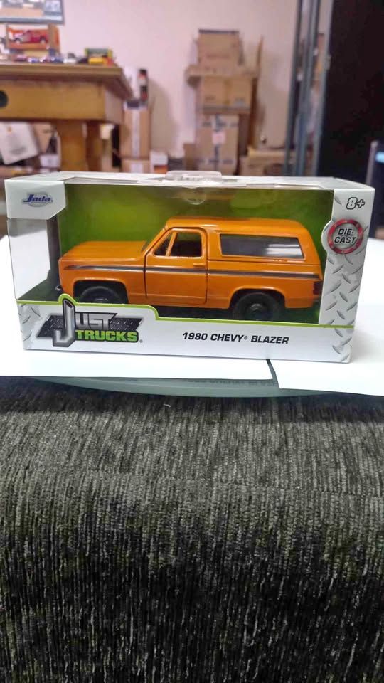 Jada 1:32 1980 Chevy blazer die cast R200