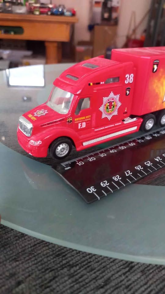Fire truck - die cast - 33cm long view 3