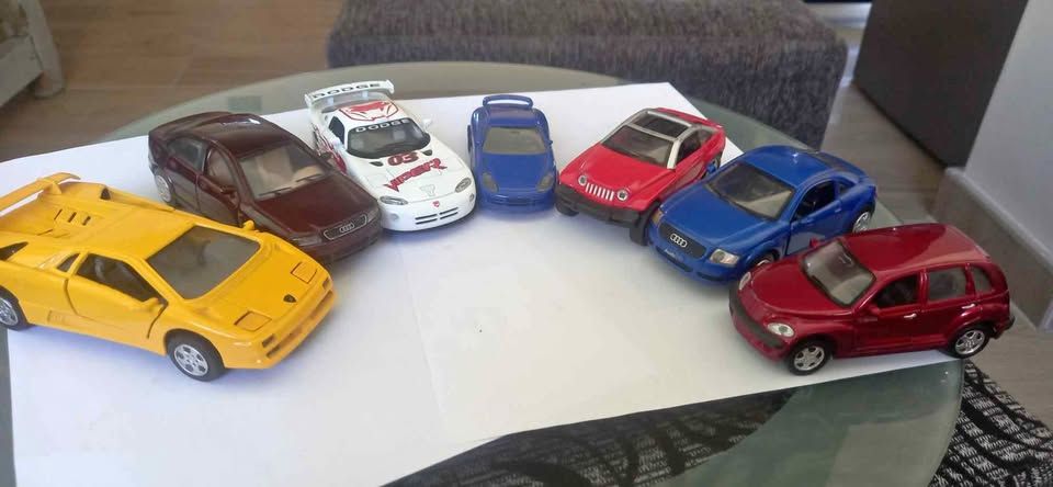 7 x cars R500 - scale 1:32 to 1:43