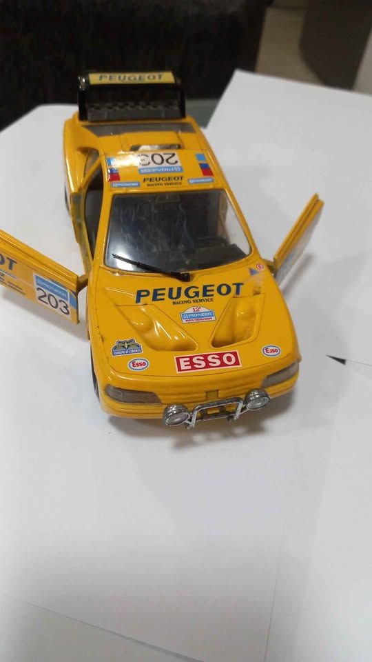 Peugeot 405 turbo 1:24 view 6