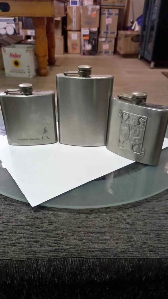 3 x flasks