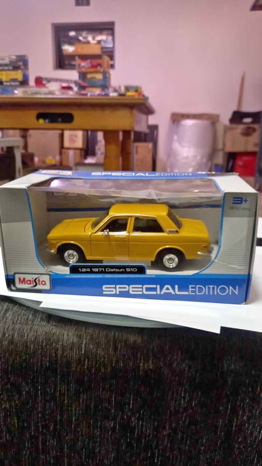 Maisto 1:24 1971 Datsun 510 die cast R400