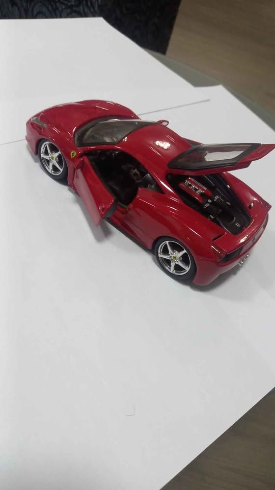 Maisto Ferrari 458 italia - scale 1:24  view 5