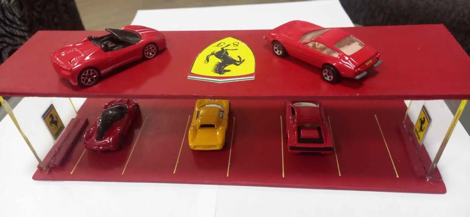 Ferrari Diorama stand and cars view 4