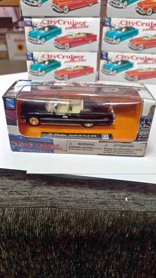 New Ray 1:43 Cadillac coupe de Villegas 1976 die cast R200
