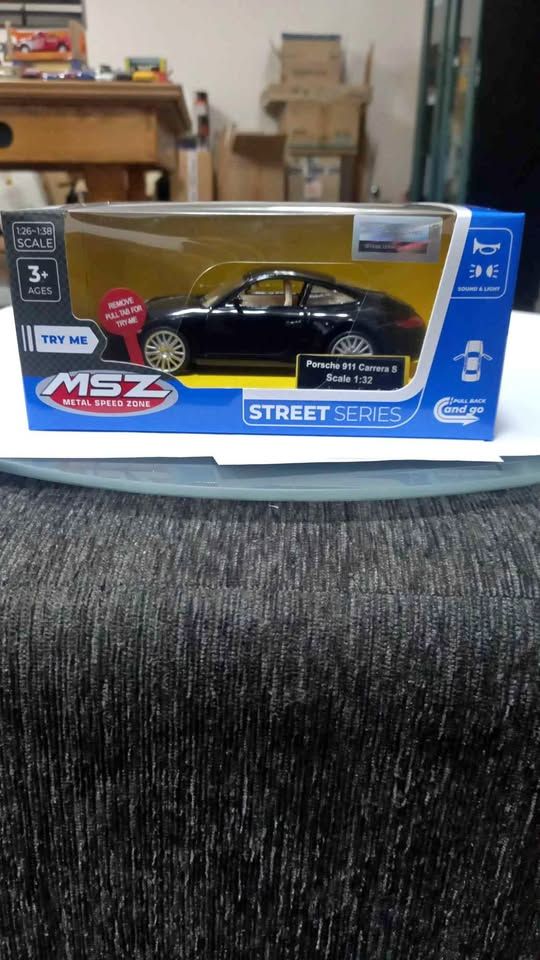 MSZ 1:26-1:38 Porsche 911 Carrera S - black - die cast - R200