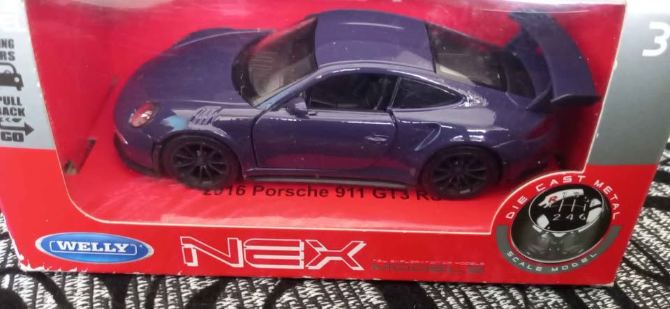 Welly 1:36 Die Cast Models - Toyota Land Cruiser Prado,  Porsche 911 Carrera RS 2.7, 2016 Porsche 911 GT3 RS view 4