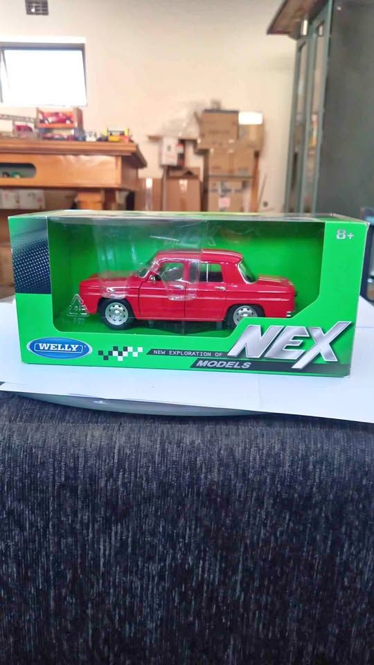 Welly NEX 1:24 1964 Renault R8 Gordini die cast R600