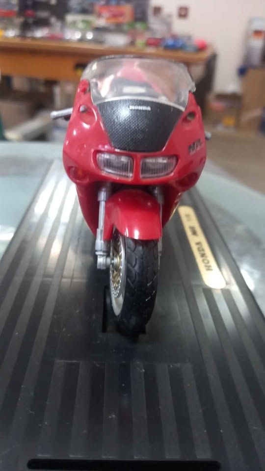 Honda NR scale 1:12 view 5