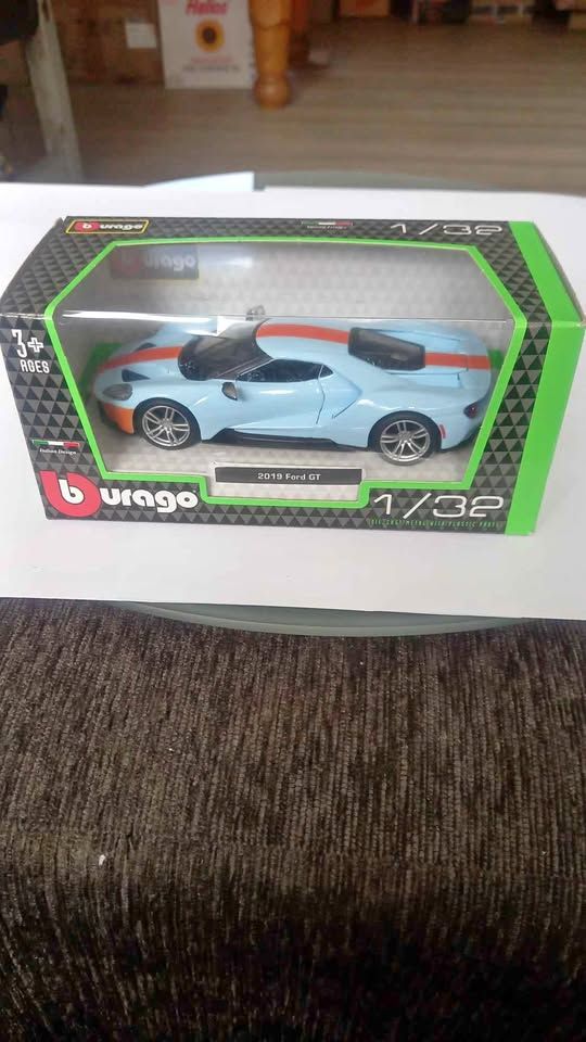Burago scale 1:32 2019 Ford GT die cast R350