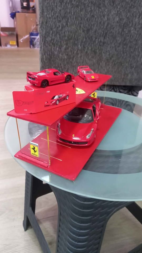 Ferrari Diorama with F40 - F50 and 458 italia view 5