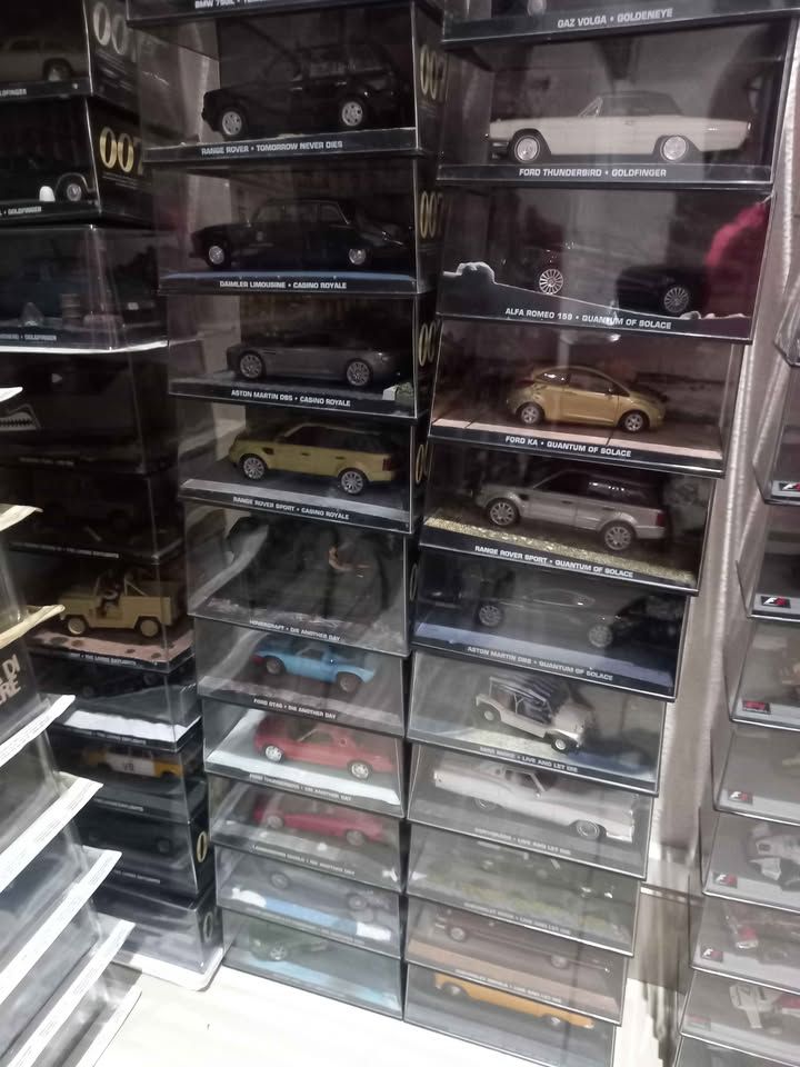 James Bond Collection view 7