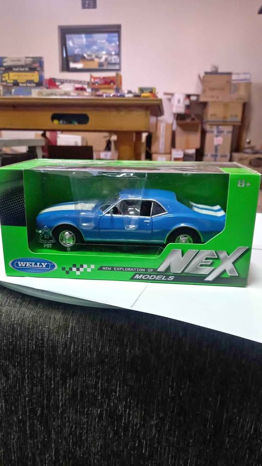 Welly NEX 1:24 1968 Chevrolet Camaro Z28- die cast R600
