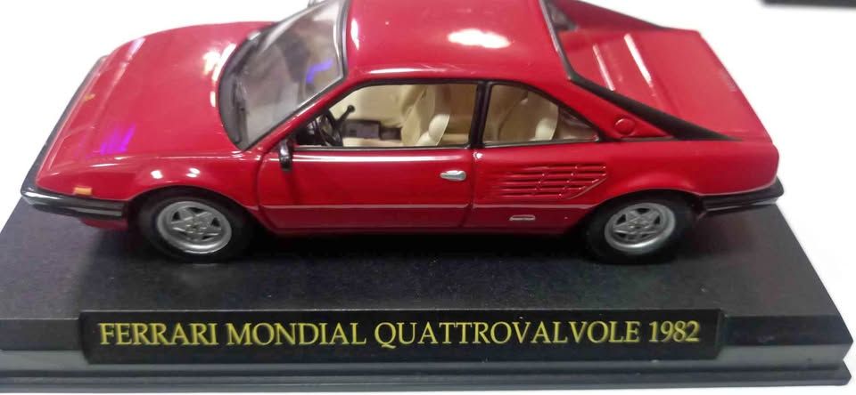 Ferrari Mondial Quattrovalvole 1:43 Diecast Model