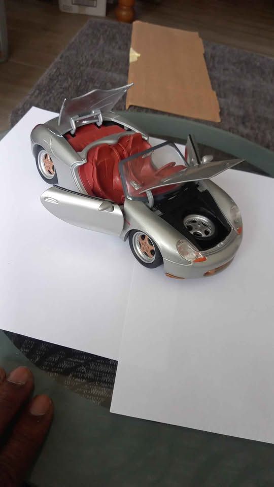 Porsche boxster 1:18 view 4