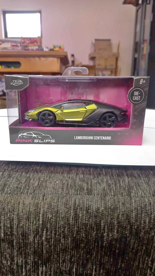 Jada Pink slips 1:32 Lamborghini centenario die cast R200