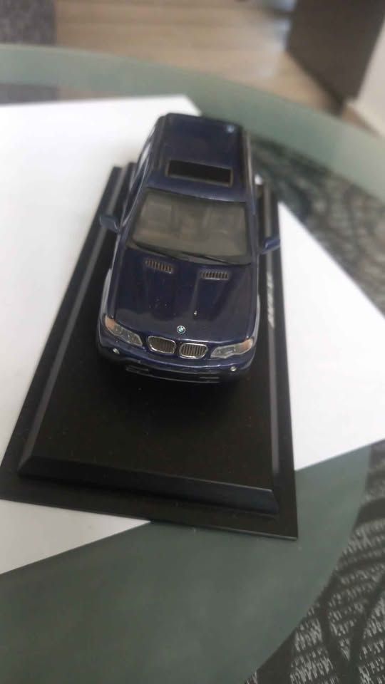BMW X5 Model Car  view 2